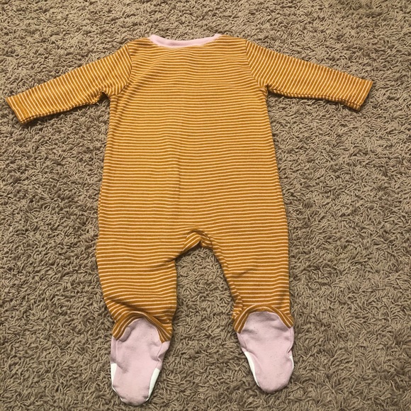 Gently used Carter’s sleepers (lot 2) - Picture 5 of 8